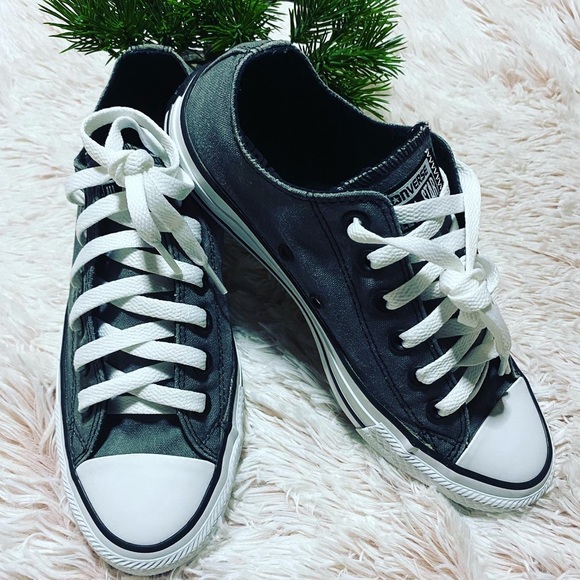 Converse - Picture 3 of 4